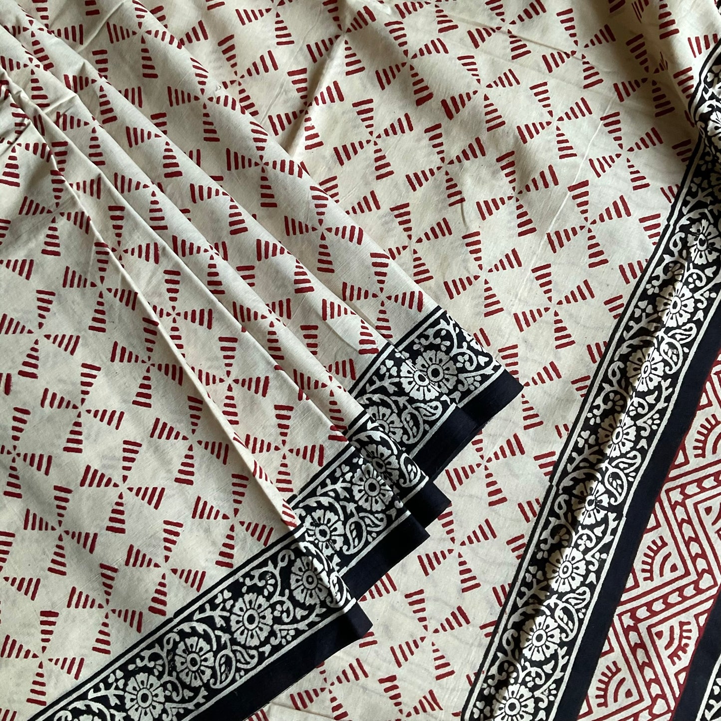 Mulmul Handprinted Cream Saree