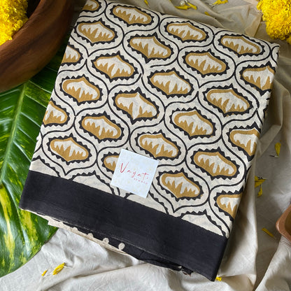 Cream Mulmul saree with abstract design